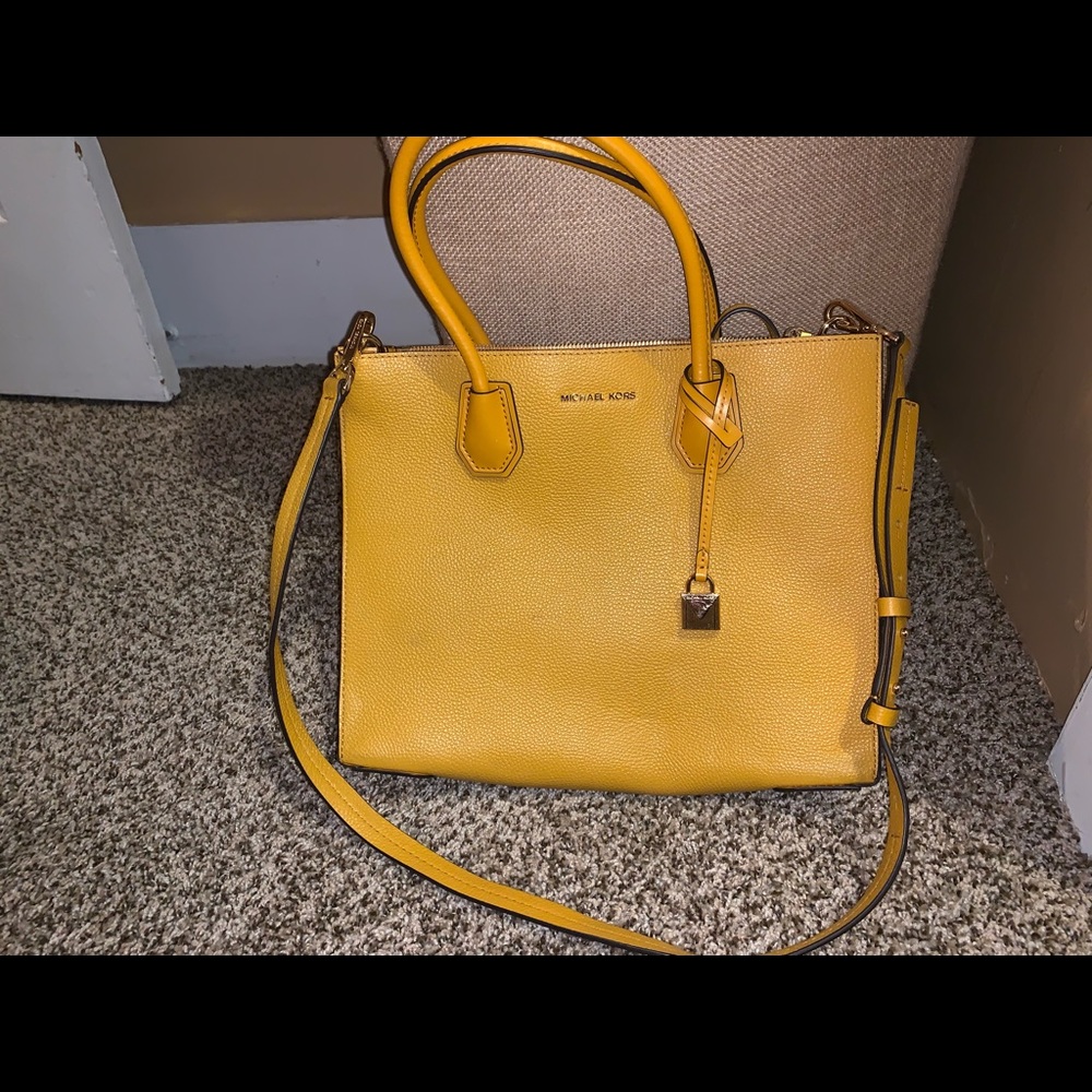 Michael Kors-Pebbled leather w/matching wallet